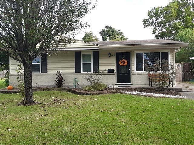 FRONT OF 1309 TRUDEAU