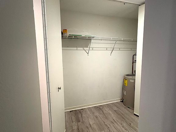 5th image of 6010 Oakwood Dr APT 1H