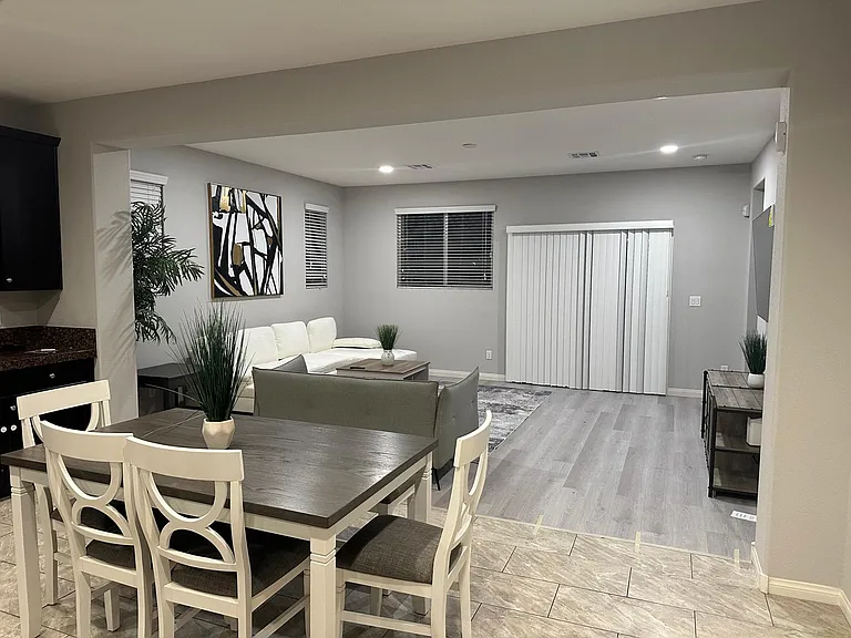 6407 Pochman Mesa St — Photo 5