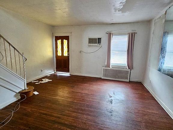 2nd image of 931 Kenmore Rd