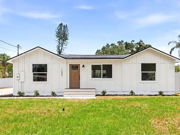 1205 40th St W, Bradenton, FL 34205
