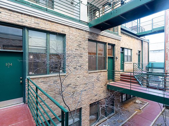 2nd image of 1737 N Paulina St APT 104
