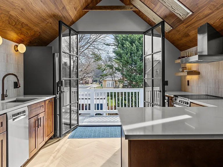 805 Woodruff Pl — Photo 11
