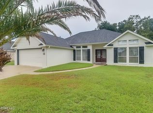 2443 W Shore Dr, Biloxi, MS 39532