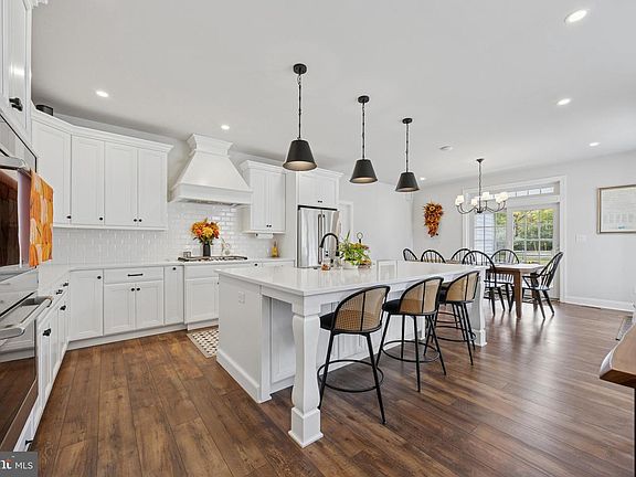 5th image of 232 S Sugan Rd