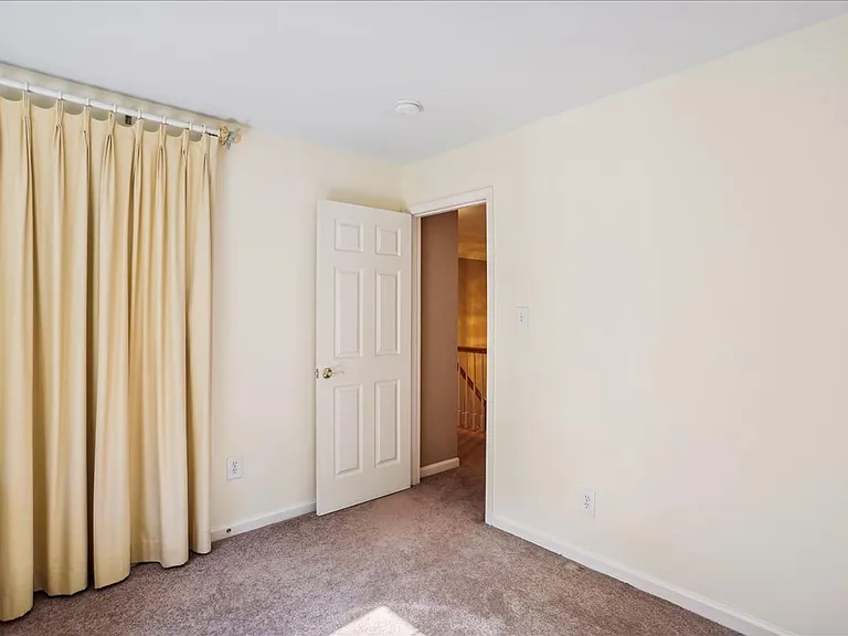8931 Falls Farm Dr — Photo 86