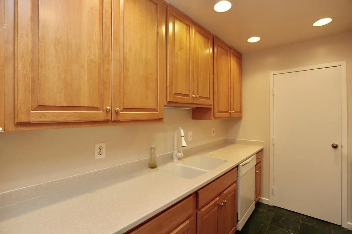 2 bed, 1570 sqft, $4,850 — Photo 2