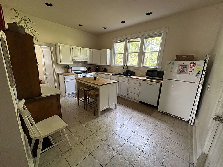 503 S Race St — Photo 12