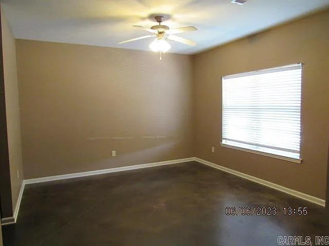 Building Photo - 1410 Robins St #4