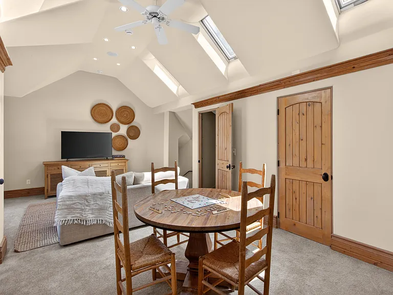 2375 Clubhouse Dr — Photo 51