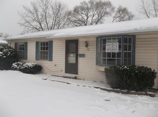 13 S Cedar Ln, Glenwood, IL
