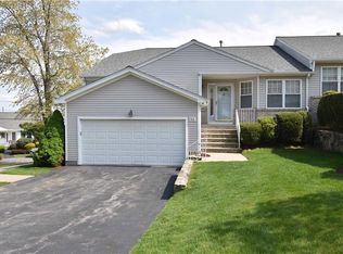 66 Hunters Run, North Providence, RI 02904