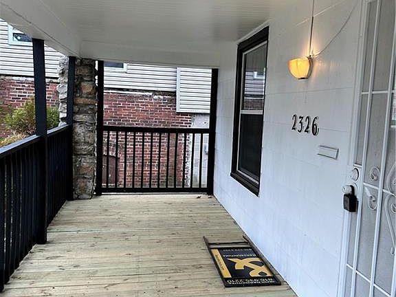 3rd image of 2326 Poplar Ave