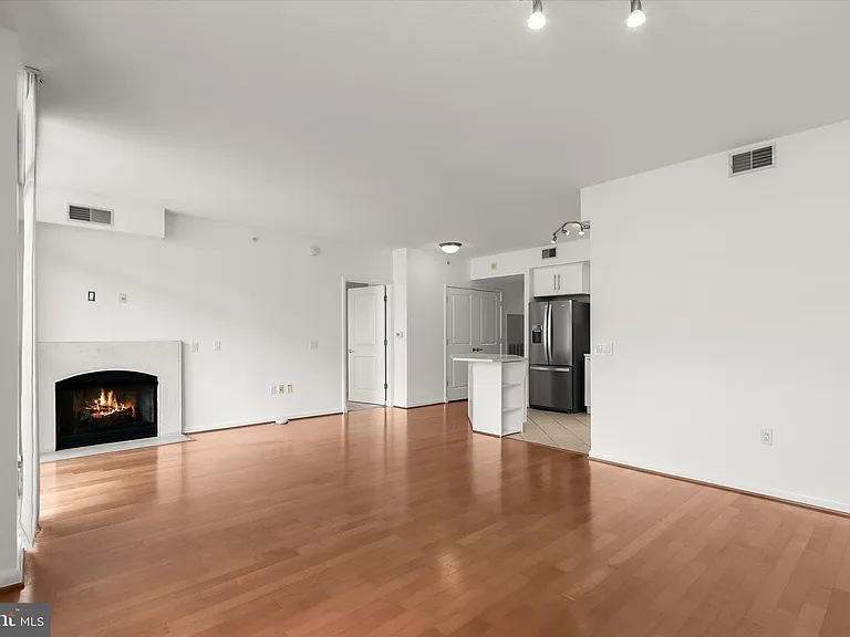 1021 Garfield St #905 — Photo 14