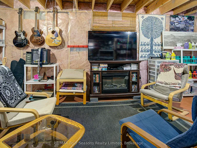 9 Brooke Ave — Photo 43