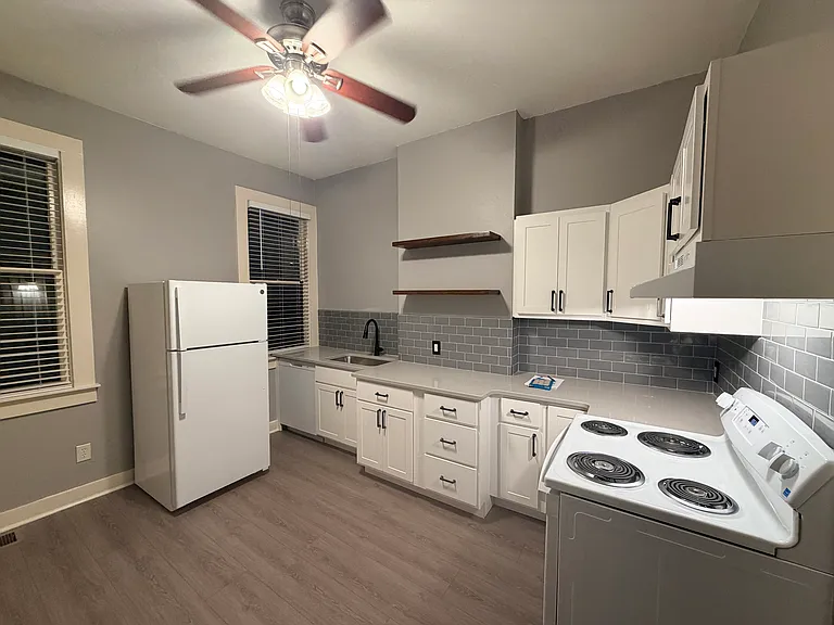 28-30 Adams Ave #A — Photo 2