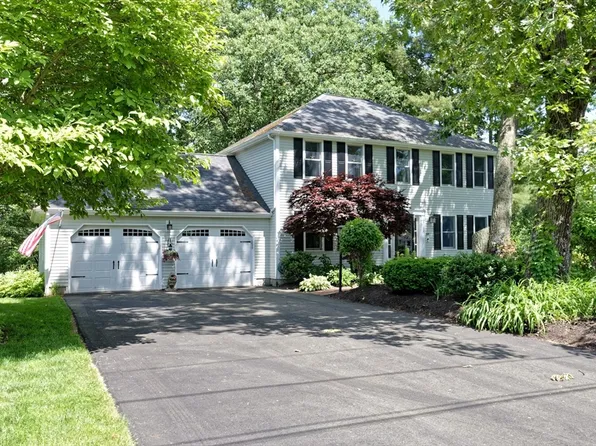 44 Violette Cir, Northbridge, MA 01534