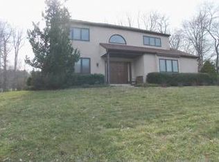 230 Huntsman Ln, Blue Bell, PA 19422