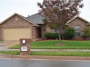 1717 Hemingway Dr, Edmond, OK 73013