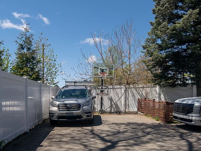 36 Laurel St #1 — Photo 32