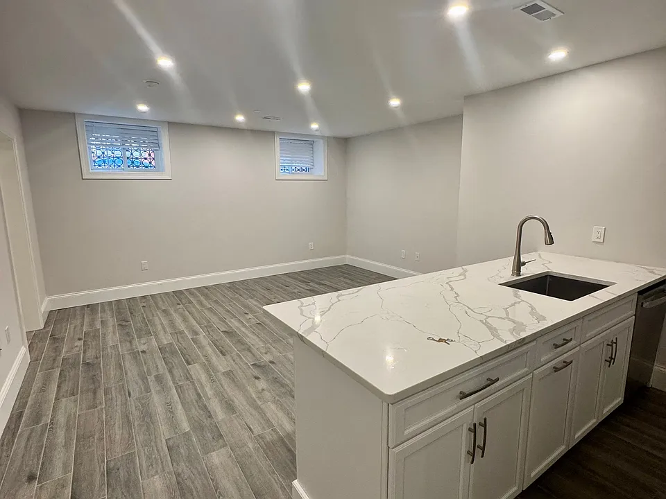 Open Floorplan - Living Room / Kitchen