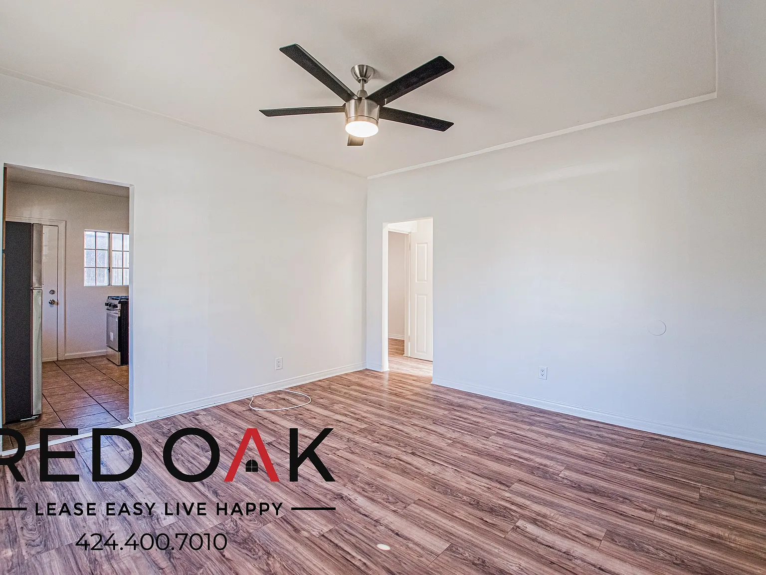 Sleek 1-Bed with Air Conditioning and Open Floor Plan ~Near Hunington Park! — Photo 2