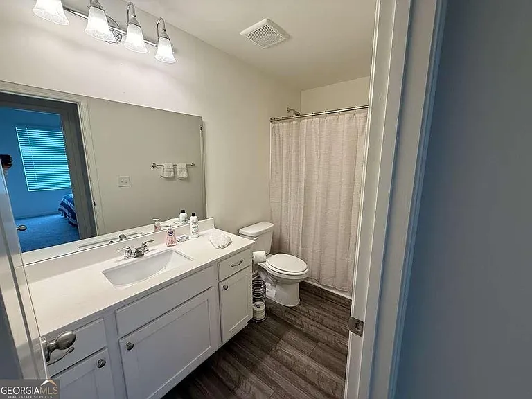 105 Thetford Way — Photo 5