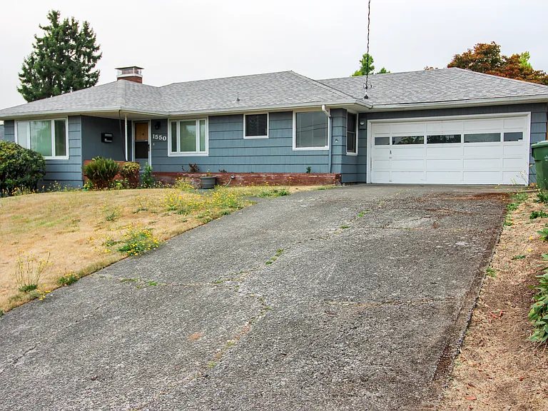 1550 Corina Dr SE — Photo 40