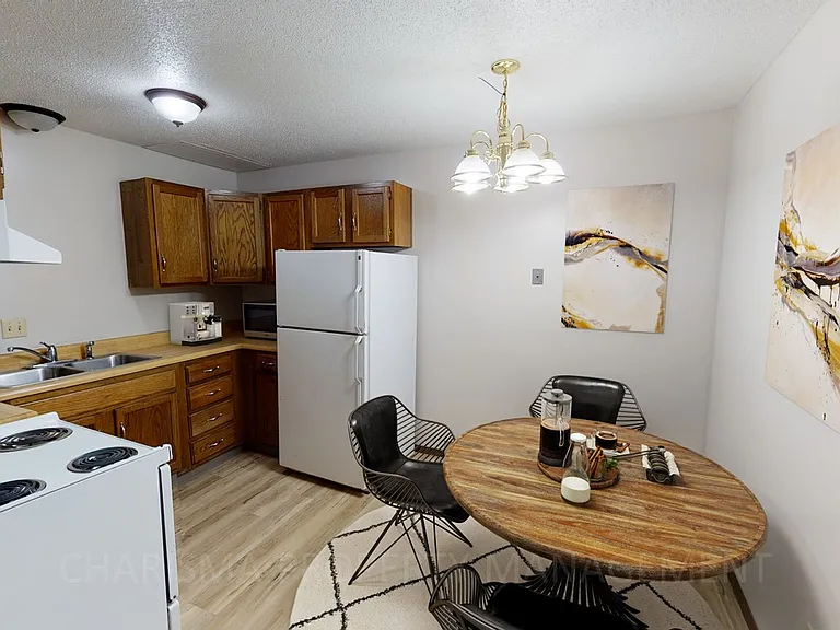 Dakota Apartments LLC — Photo 4