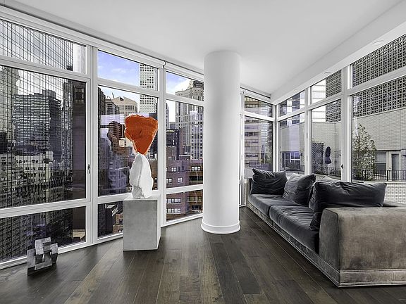 2nd image of 207 E 57th St APT 20A