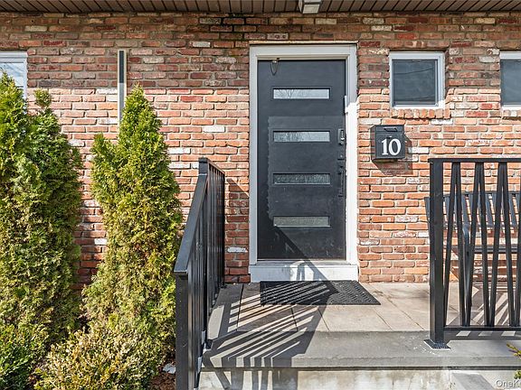 4th image of 10 Sneden Court