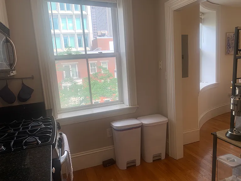 29 Bowdoin St #4 — Photo 9