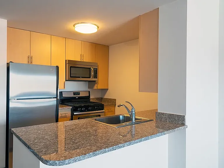 153-30 89th Ave #302 — Photo 2