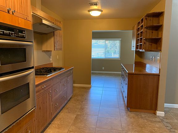 4th image of 3427 W Cambridge Dr
