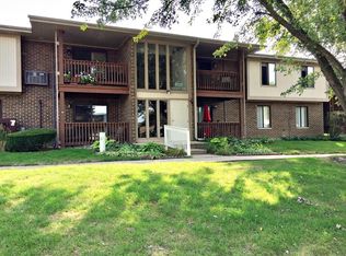 603 Garden Cir APT 2, Streamwood, IL