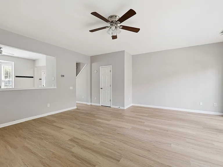 3221 Mannington Dr — Photo 9