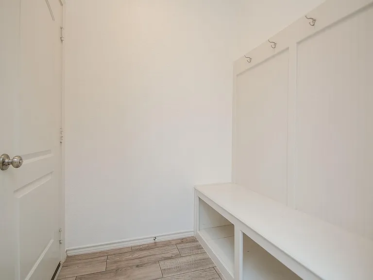 232 Clementine Ct — Photo 24