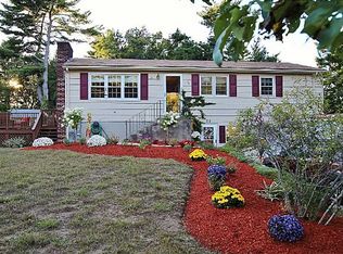 50 Pine River Dr, North Kingstown, RI 02852