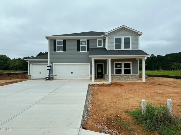 322 Barrow Meadows Dr, Zebulon, NC 27597