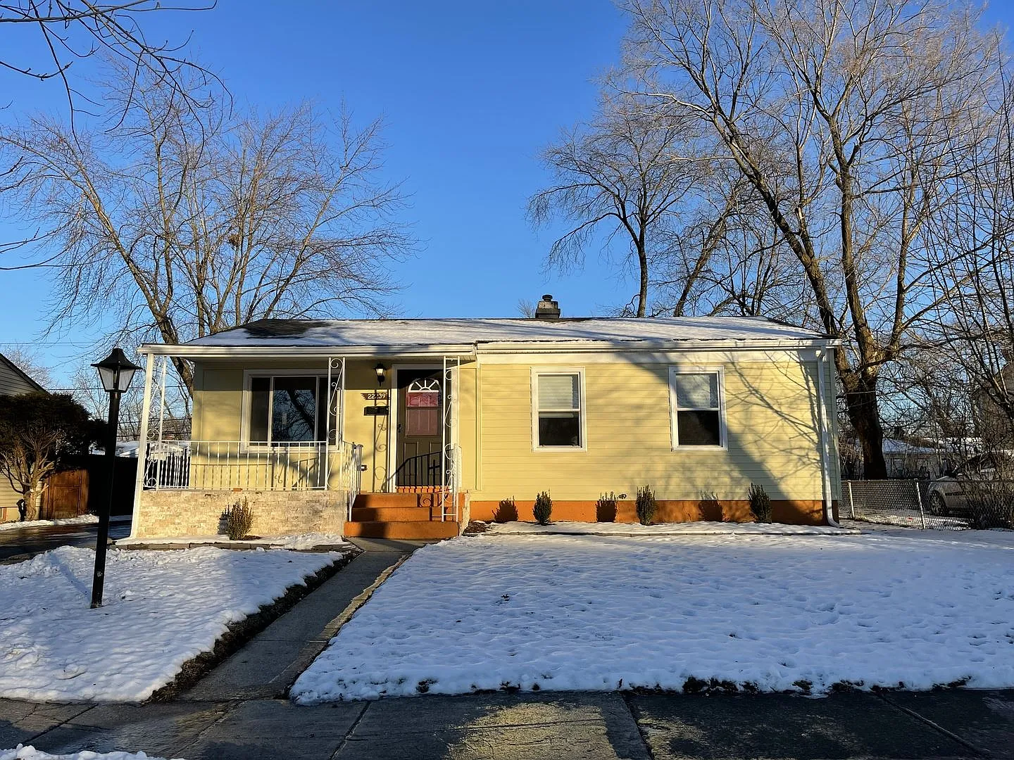 22239 Clyde Ave photo 1