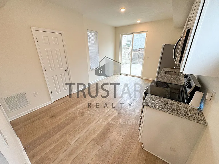1327 S 27th St — Photo 4