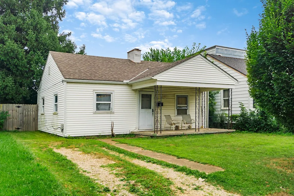 2698 Hiawatha St photo 1
