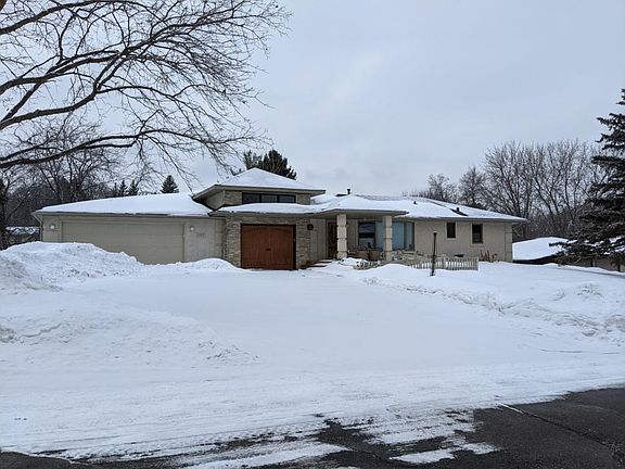 3rd image of 1317 Orchard Dr