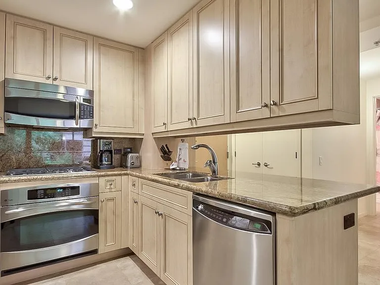 7131 E Rancho Vista Dr #2003 — Photo 5