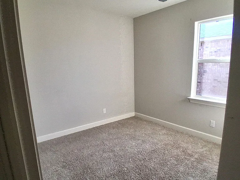 1020 Calhoun Dr — Photo 8
