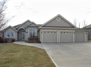 16017 Cedar St, Basehor, KS 66007