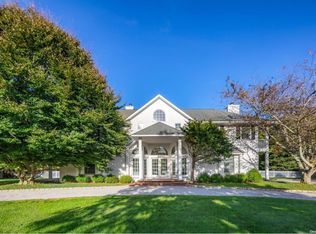 24 Saint Marys Ln, Amagansett, NY 11930