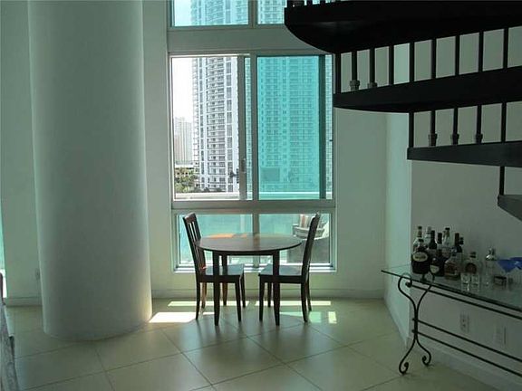 4th image of 300 S Biscayne Blvd #L-616