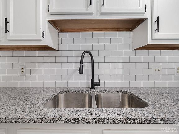 5th image of 6143 Meadow Rose Ln #J