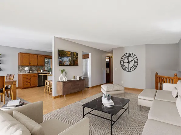1020 Gary Dr, Saint Paul Park, MN 55071